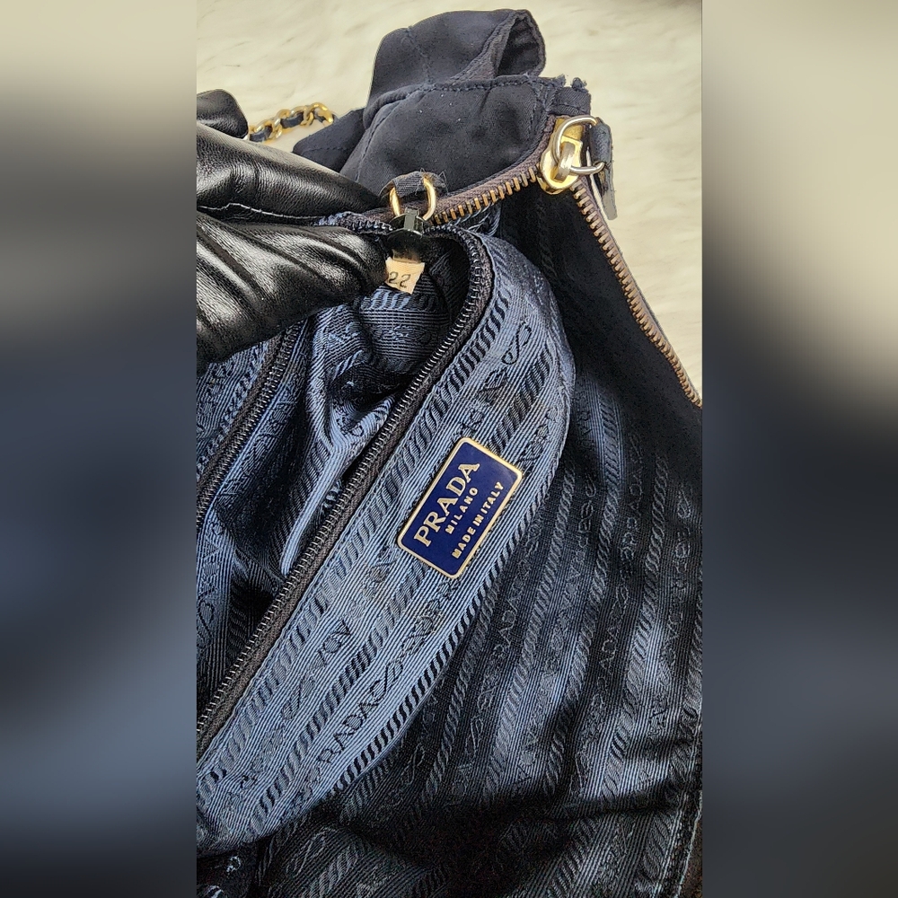 Auth Navy Bleu  Quilted Shoulder Bag with Gold Hardware - Picture 9 of 14